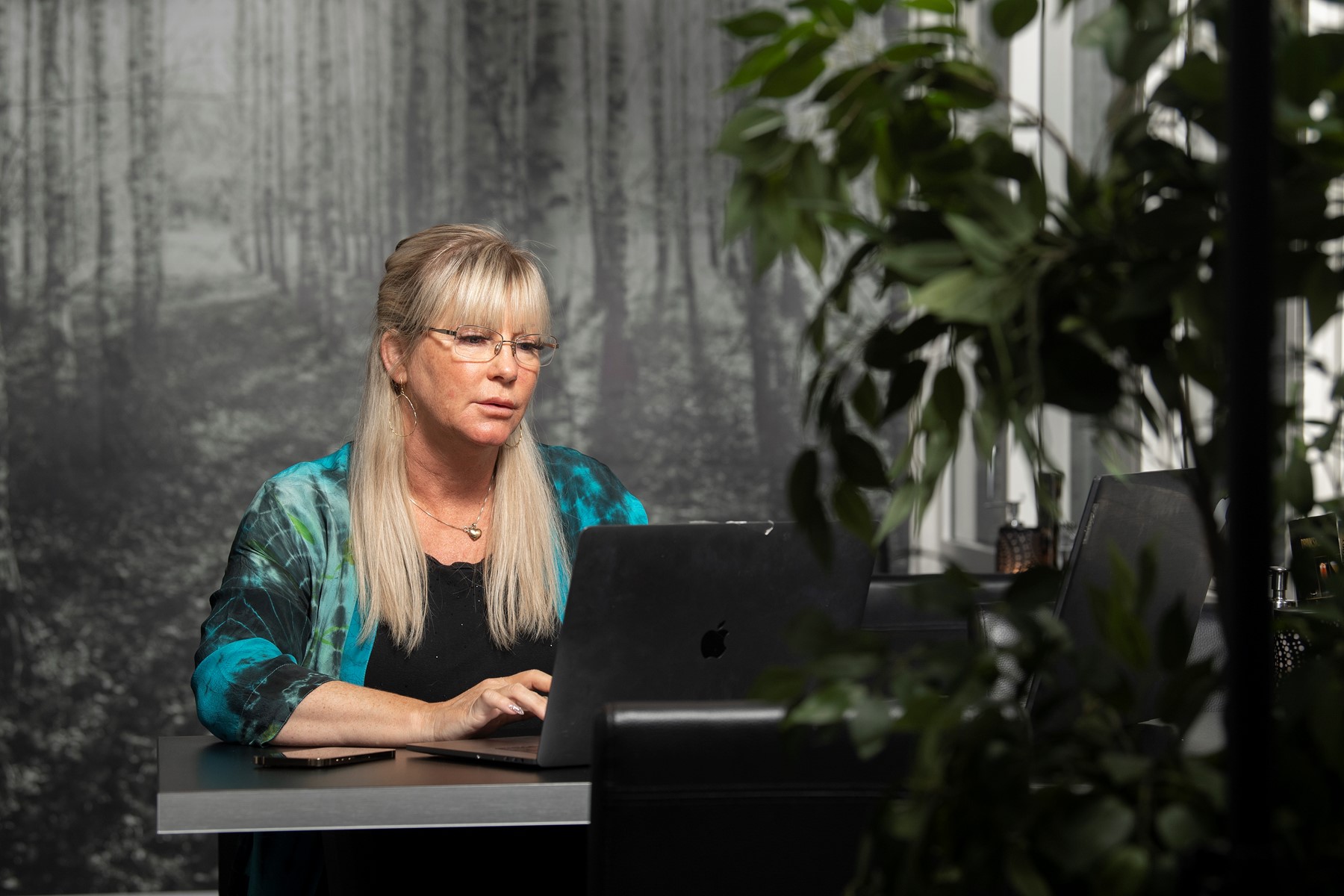 Anja Rørdam har i 2021 fået mere fokus på de administrative opgaver. Næste år vil hun blandt andet lægge en større indsats i restaurantens sociale medier. Foto: Claus Søndberg.